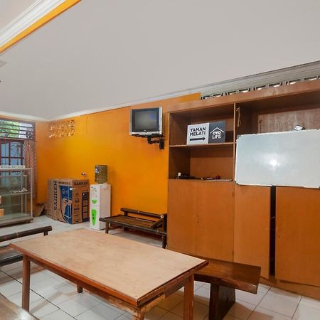 Oyo Life 3034 Taman Melati Depok Exterior foto