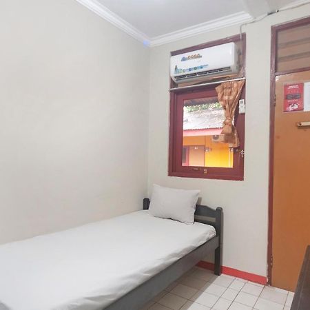 Oyo Life 3034 Taman Melati Depok Exterior foto