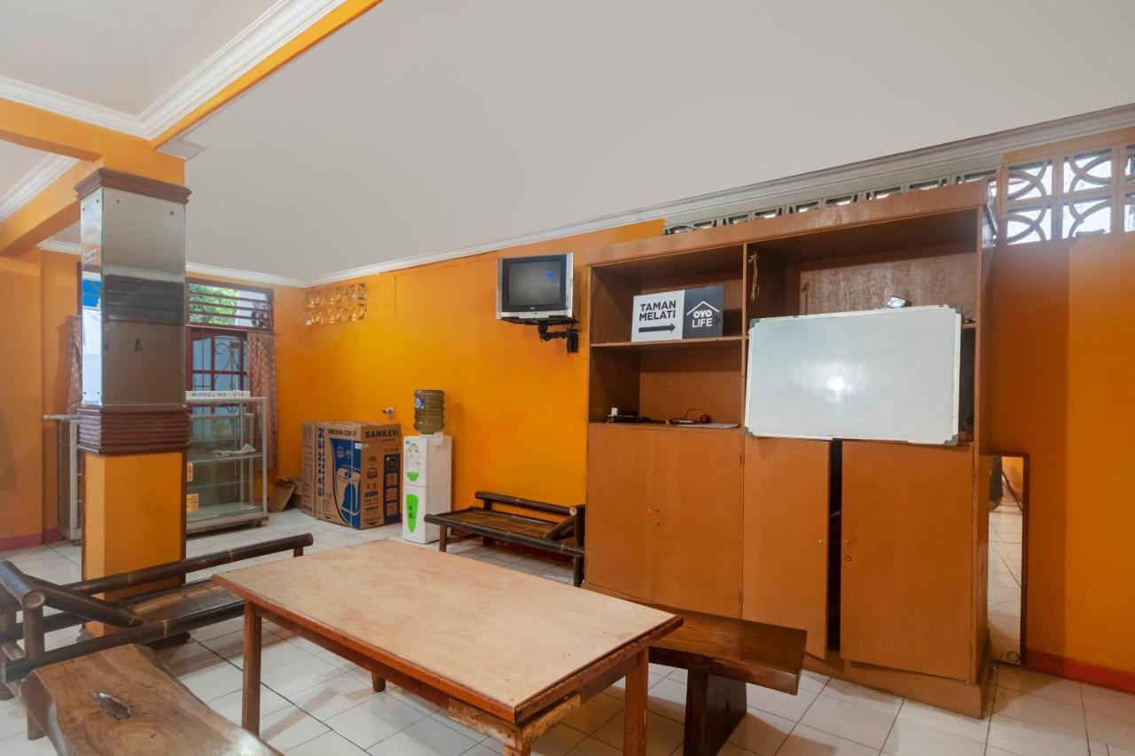Oyo Life 3034 Taman Melati Depok Exterior foto
