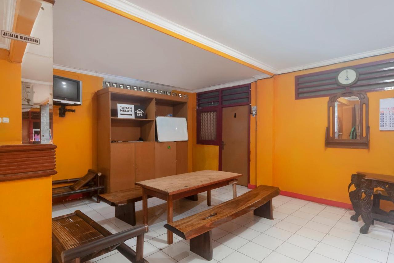Oyo Life 3034 Taman Melati Depok Exterior foto