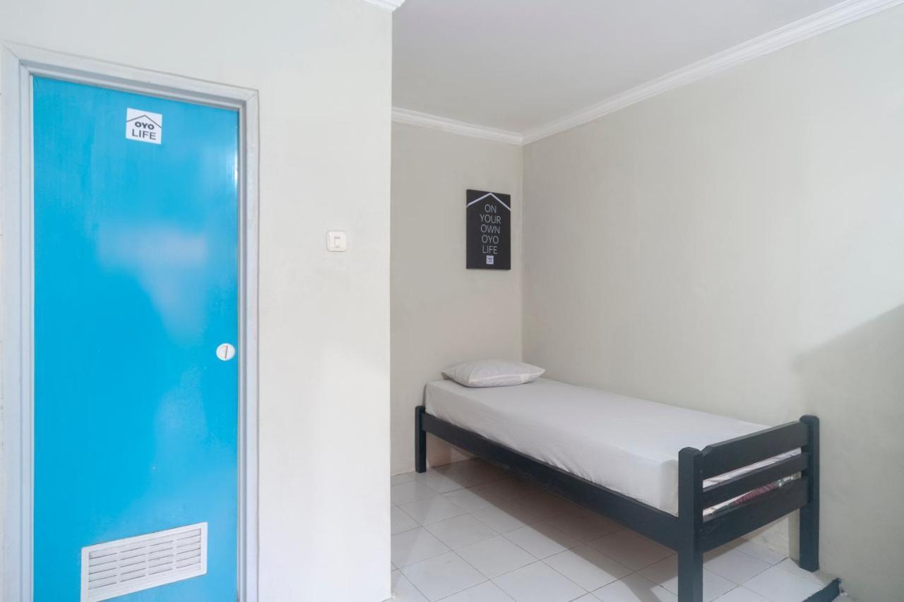 Oyo Life 3034 Taman Melati Depok Exterior foto
