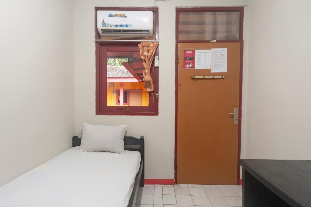 Oyo Life 3034 Taman Melati Depok Exterior foto