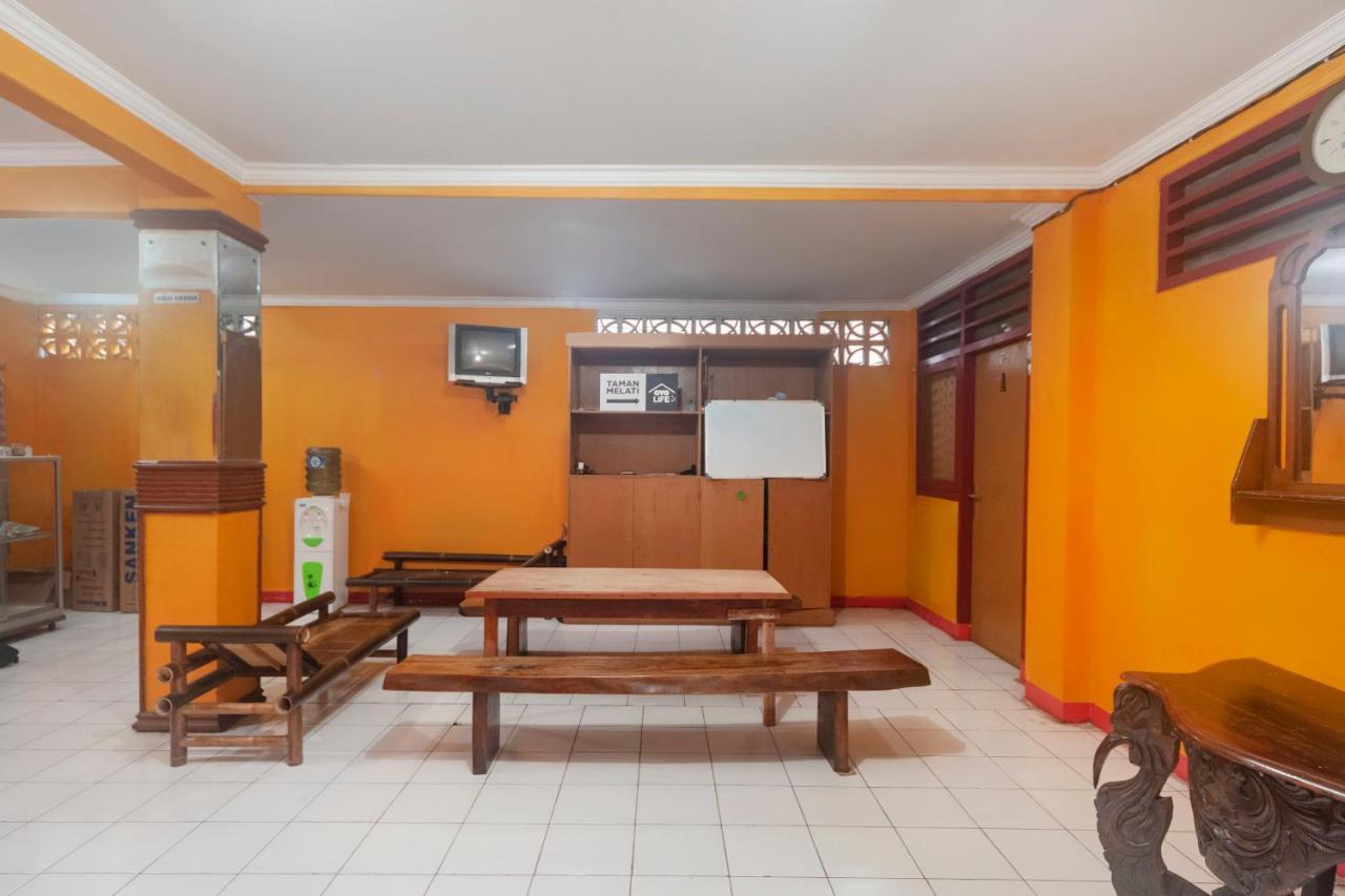 Oyo Life 3034 Taman Melati Depok Exterior foto