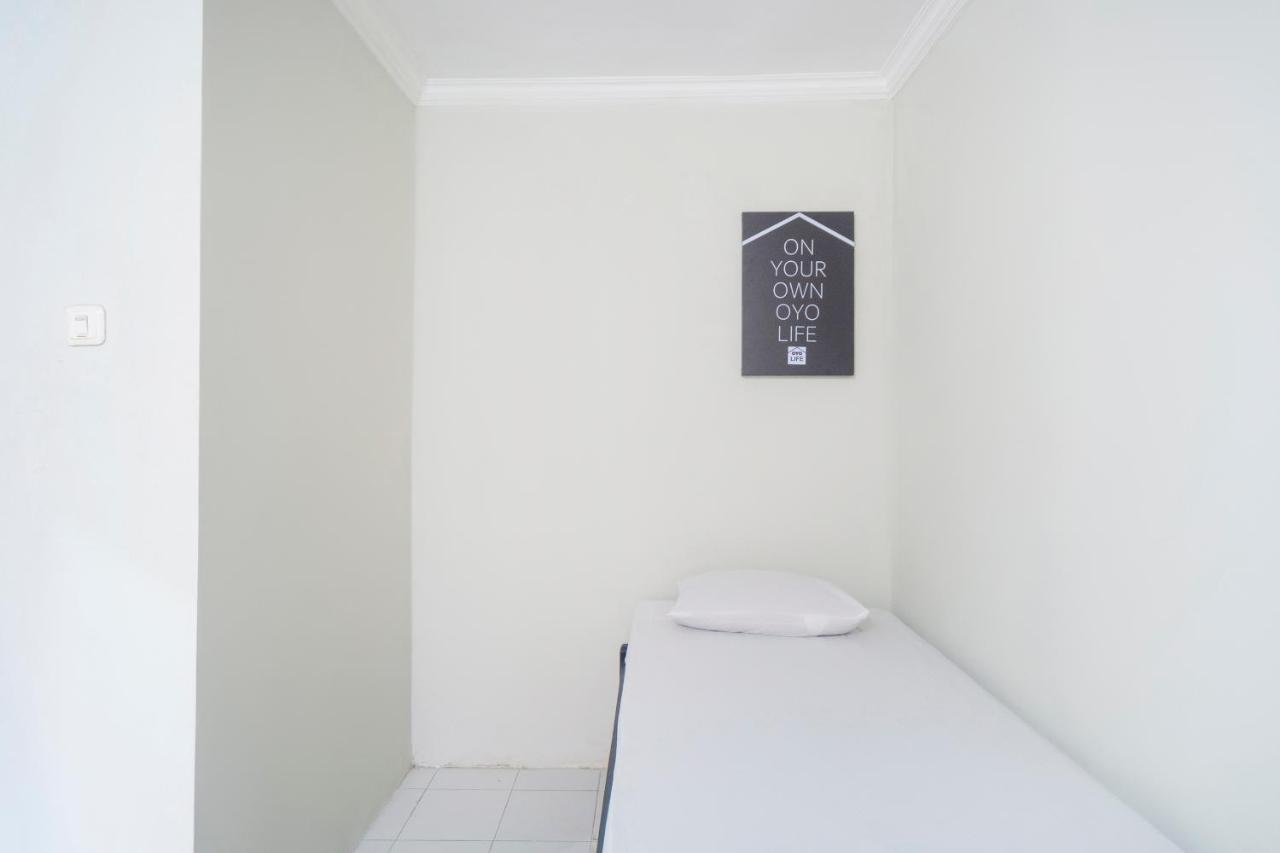 Oyo Life 3034 Taman Melati Depok Exterior foto